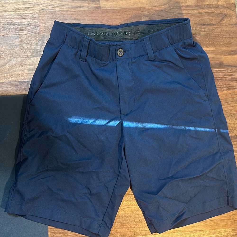 Under Armour heat gear golf shorts size 28